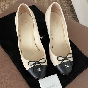 CHANEL COLOR BLOCK HEELS